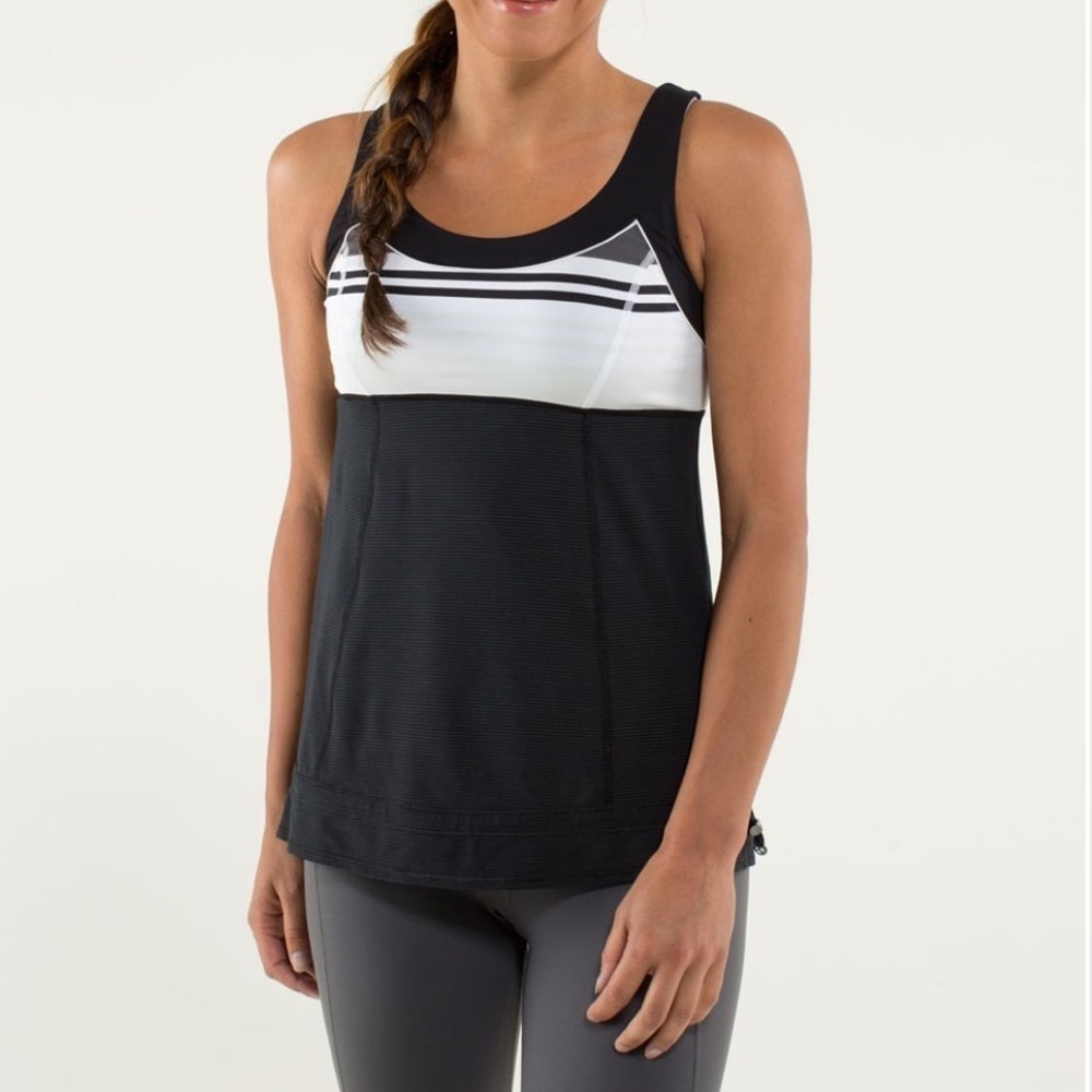 Lululemon Ta Ta Topper Tank top Black /
Groovy Stripe Nimbus